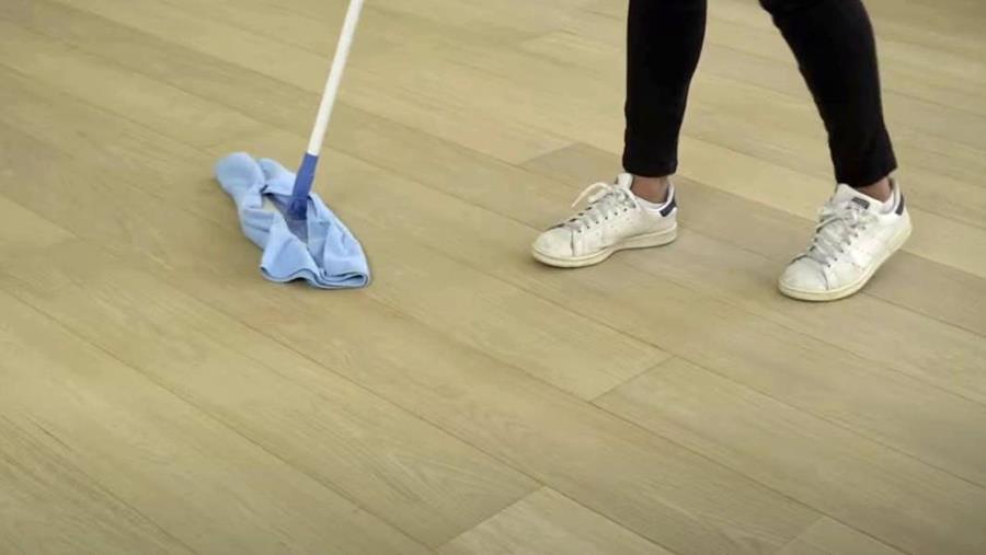 dweilen parket natte reiniging